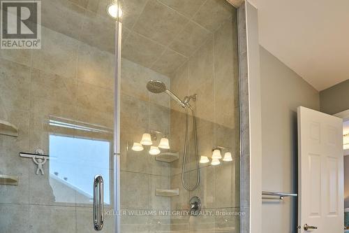 526 Khamsin Street, Ottawa, ON - Indoor Photo Showing Bathroom