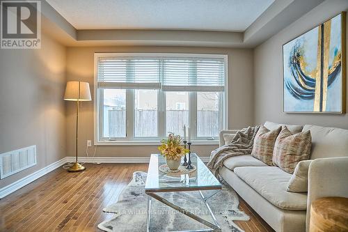 526 Khamsin Street, Ottawa, ON - Indoor Photo Showing Living Room