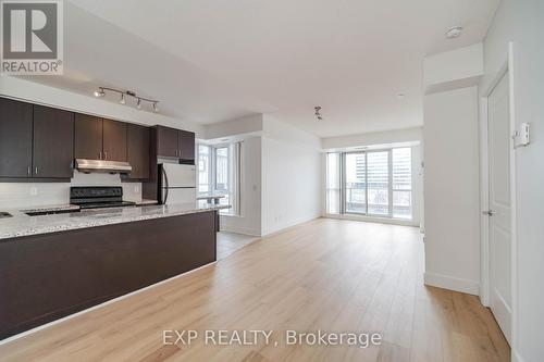 307 - 57 Upper Duke Crescent, Markham, ON - Indoor Photo Showing Kitchen