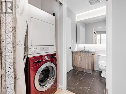 916 - 1005 King Street W, Toronto, ON - Indoor Photo Showing Laundry Room