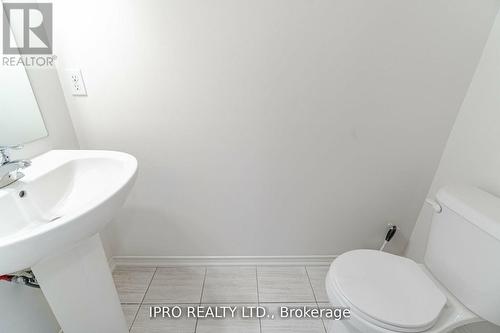 27 Filly Path, Oshawa, ON - Indoor Photo Showing Bathroom