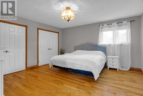 275 4Th St Crescent, Hanover, ON - Indoor Photo Showing Bedroom