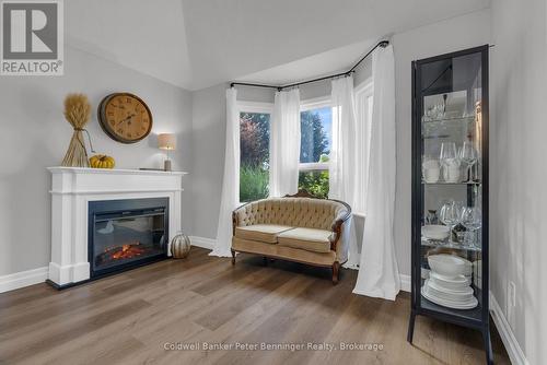 275 4Th St Crescent, Hanover, ON - Indoor Photo Showing Living Room With Fireplace