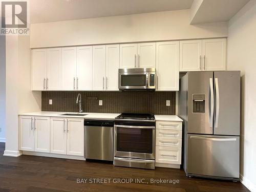 609 - 4011 Brickstone Mews, Mississauga, ON - Indoor Photo Showing Kitchen