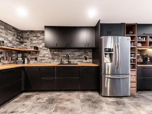 Cuisine - 215 48E Rue O., Venise-En-Québec, QC - Indoor Photo Showing Kitchen