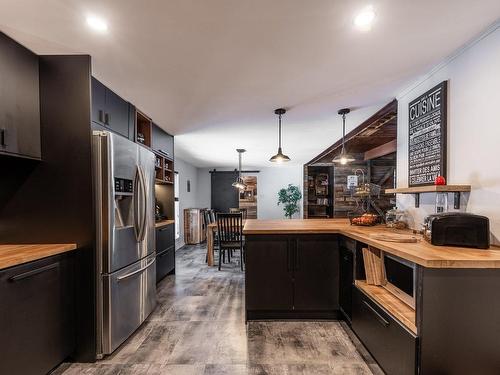 Cuisine - 215 48E Rue O., Venise-En-Québec, QC - Indoor Photo Showing Kitchen