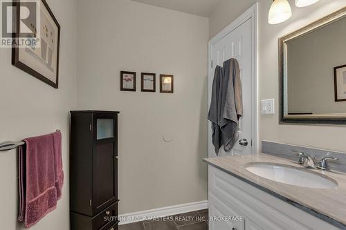 995 Pembridge Crescent, Kingston (North Of Taylor-Kidd Blvd), ON - Indoor Photo Showing Bathroom