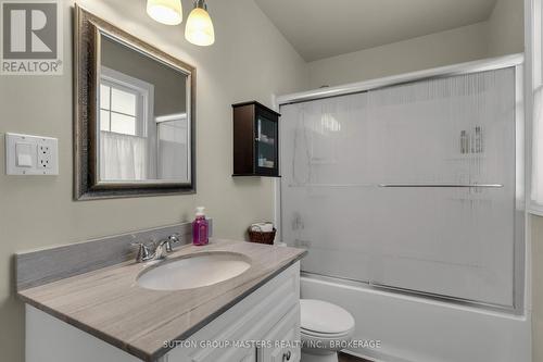 995 Pembridge Crescent, Kingston (North Of Taylor-Kidd Blvd), ON - Indoor Photo Showing Bathroom