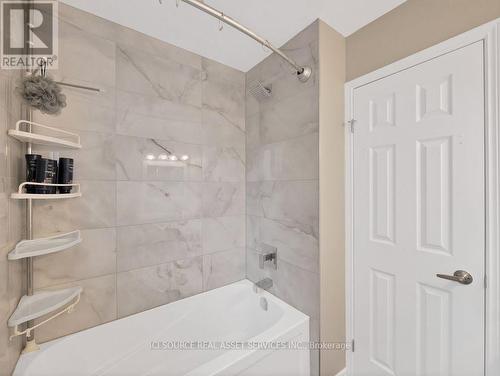 10 Gibsons Place, St. Catharines, ON - Indoor Photo Showing Bathroom