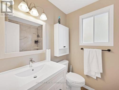 10 Gibsons Place, St. Catharines, ON - Indoor Photo Showing Bathroom