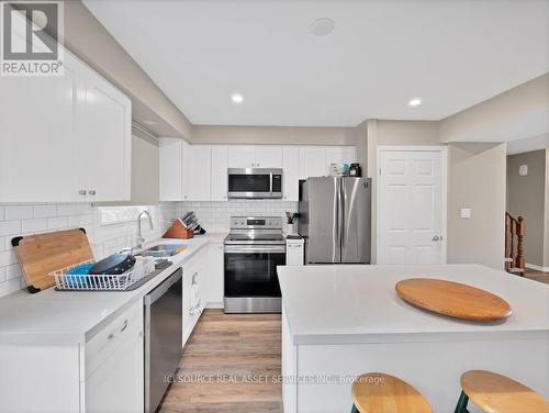 10 Gibsons Place, St. Catharines, ON - Indoor Photo Showing Kitchen