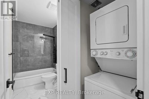 Ph113 - 942 Yonge Street S, Toronto, ON - Indoor Photo Showing Laundry Room