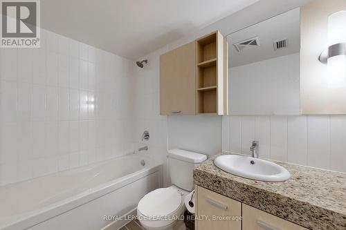 1209 - 33 Singer Court, Toronto, ON - Indoor Photo Showing Bathroom