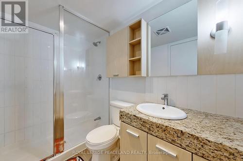 1209 - 33 Singer Court, Toronto, ON - Indoor Photo Showing Bathroom