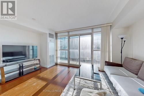 1209 - 33 Singer Court, Toronto, ON - Indoor Photo Showing Living Room