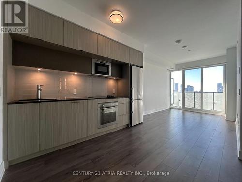 3311 - 575 Bloor Street E, Toronto, ON - Indoor Photo Showing Kitchen