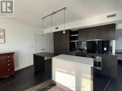 2707 - 100 Harbour Street, Toronto, ON - Indoor Photo Showing Kitchen