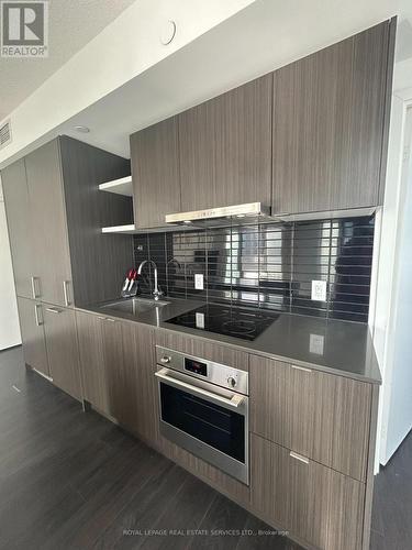 2707 - 100 Harbour Street, Toronto, ON - Indoor Photo Showing Kitchen