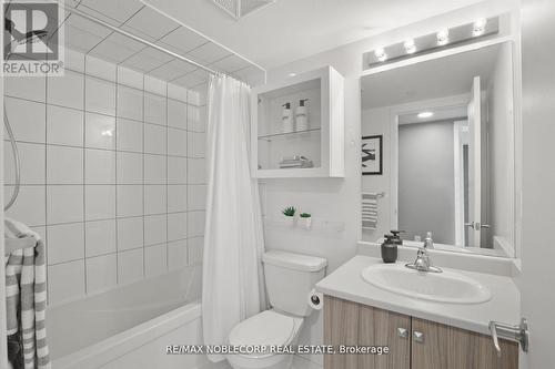 56 - 300 Alex Gardner Circle, Aurora, ON - Indoor Photo Showing Bathroom