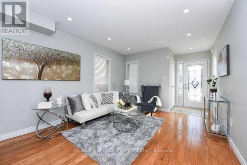 Upper - 11 Penbridge Circle, Brampton, ON - Indoor Photo Showing Living Room