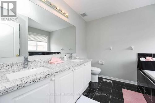 Upper - 11 Penbridge Circle, Brampton, ON - Indoor Photo Showing Bathroom