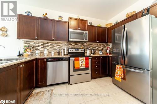 560 Brett Street, Shelburne, ON - Indoor Photo Showing Kitchen With Stainless Steel Kitchen