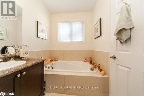 560 Brett Street, Shelburne, ON - Indoor Photo Showing Bathroom