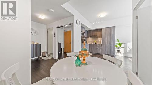 6007 - 11 Wellesley Street, Toronto, ON - Indoor Photo Showing Dining Room