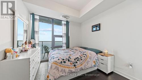 6007 - 11 Wellesley Street, Toronto, ON - Indoor Photo Showing Bedroom