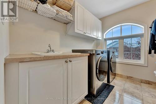 2032 Bingley Crescent, Oakville, ON - Indoor Photo Showing Laundry Room