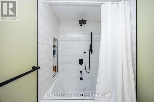 767 Dearborn, Ottawa, ON - Indoor Photo Showing Bathroom