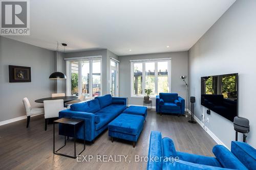 767 Dearborn, Ottawa, ON - Indoor Photo Showing Living Room