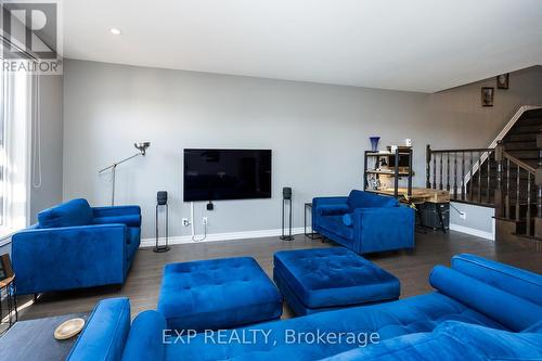 767 Dearborn, Ottawa, ON - Indoor Photo Showing Living Room