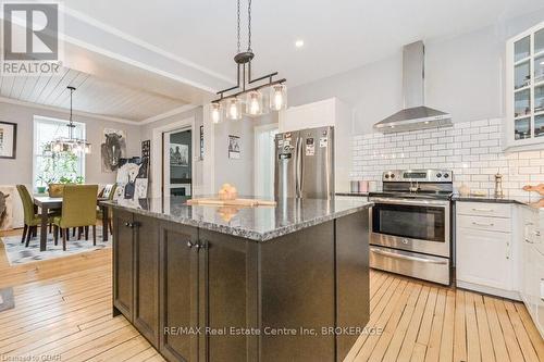 180 Union Street W, Centre Wellington (Fergus), ON - Indoor Photo Showing Kitchen With Upgraded Kitchen