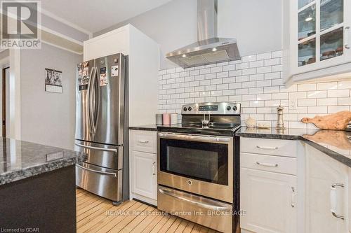 180 Union Street W, Centre Wellington (Fergus), ON - Indoor Photo Showing Kitchen