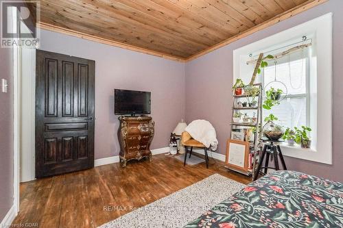 180 Union Street W, Centre Wellington (Fergus), ON - Indoor Photo Showing Bedroom