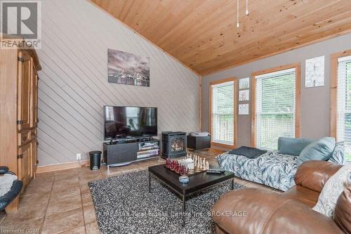 180 Union Street W, Centre Wellington (Fergus), ON - Indoor Photo Showing Living Room