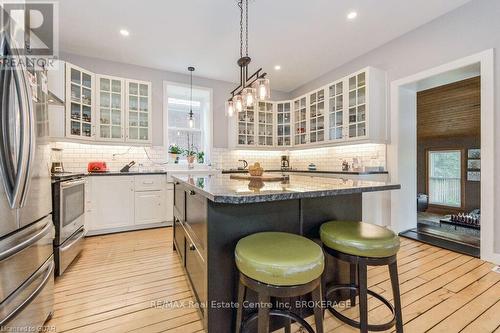 180 Union Street W, Centre Wellington (Fergus), ON - Indoor Photo Showing Kitchen With Upgraded Kitchen