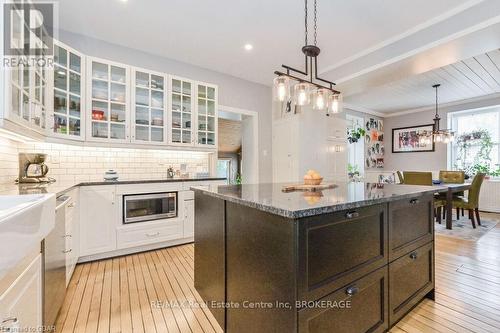 180 Union Street W, Centre Wellington (Fergus), ON - Indoor Photo Showing Kitchen With Upgraded Kitchen