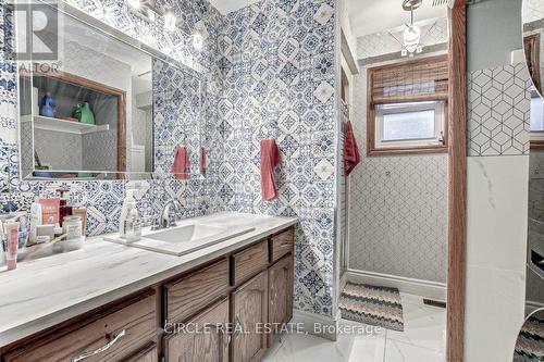 350 Lansdowne Avenue, Woodstock, ON - Indoor Photo Showing Bathroom