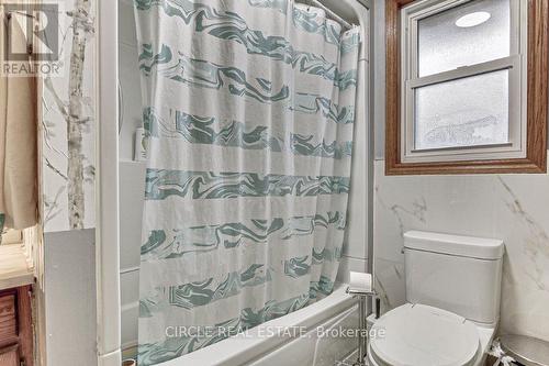 350 Lansdowne Avenue, Woodstock, ON - Indoor Photo Showing Bathroom