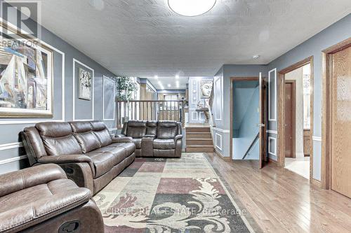 350 Lansdowne Avenue, Woodstock, ON - Indoor Photo Showing Living Room