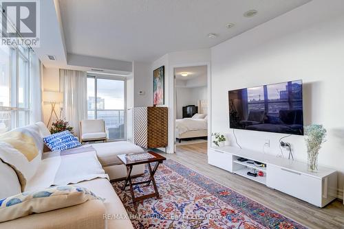 810 - 125 Western Battery Road, Toronto, ON - Indoor Photo Showing Living Room