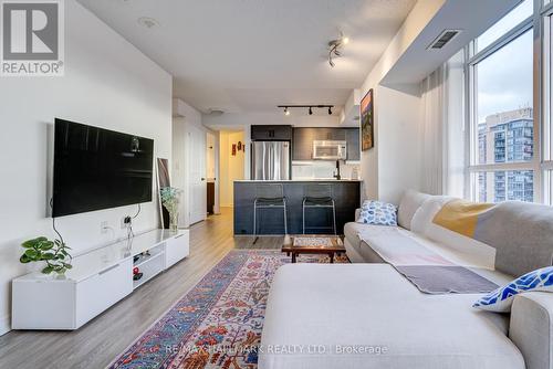 810 - 125 Western Battery Road, Toronto, ON - Indoor Photo Showing Living Room