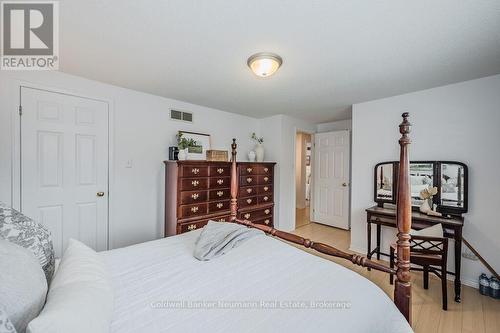 217 Elmira Road S, Guelph (Parkwood Gardens), ON - Indoor Photo Showing Bedroom