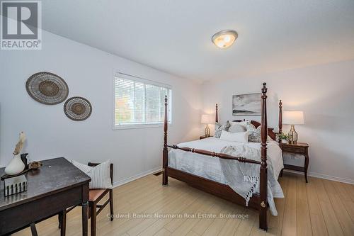 217 Elmira Road S, Guelph (Parkwood Gardens), ON - Indoor Photo Showing Bedroom