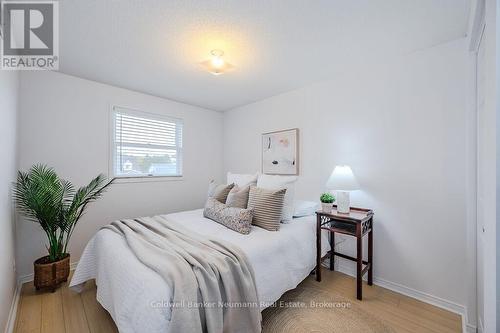 217 Elmira Road S, Guelph (Parkwood Gardens), ON - Indoor Photo Showing Bedroom