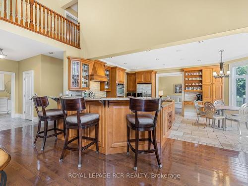 30 Sandy Ridge Crt, Whitchurch-Stouffville, ON - Indoor Photo Showing Dining Room