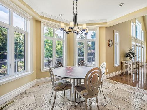 30 Sandy Ridge Crt, Whitchurch-Stouffville, ON - Indoor Photo Showing Dining Room