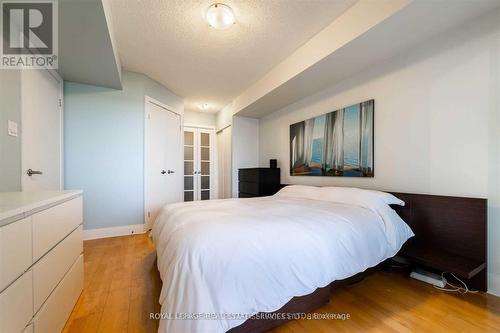 718 - 550 Queens Quay W, Toronto, ON - Indoor Photo Showing Bedroom